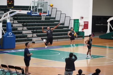 Tritons and Troupe playing volleyball