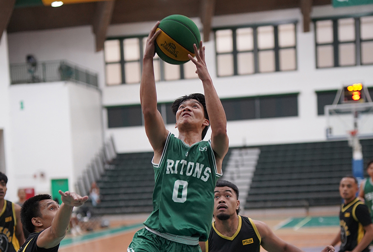 Triton player 0 makes shot with opponents surrounding