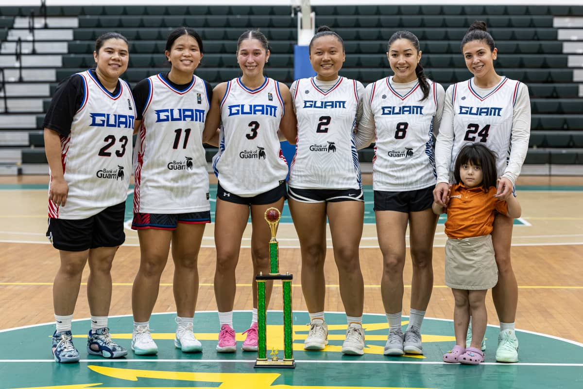 Lady Nationals posing for photo